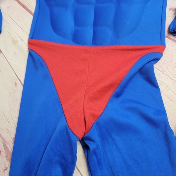 Superman costume 2-4T - Picture 3 of 4